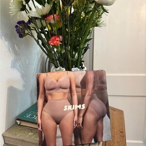 SKIMS Seamless Sculpting Mid Waist Thong in Sienna Color S/M size